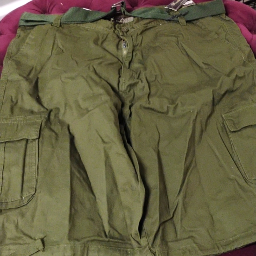 Cargo shorts army green